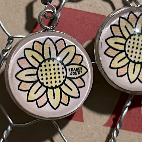Trader Joe’s earrings 20mm sunflower - Picture 2 of 2